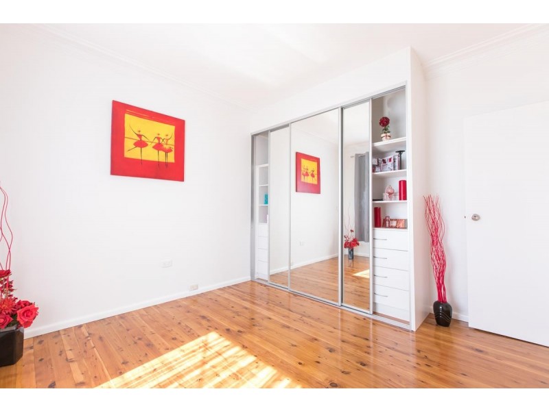 300 Shellharbour Rd, Barrack Heights NSW 2528