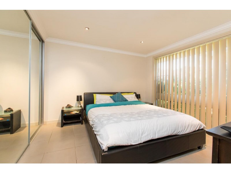 8 Hickory Street, Albion Park Rail NSW 2527