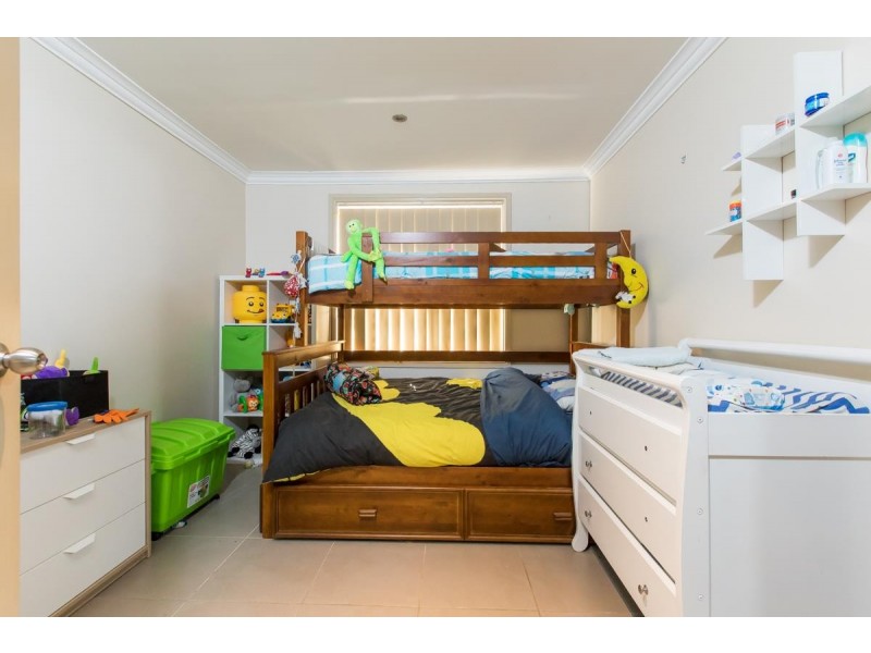 8 Hickory Street, Albion Park Rail NSW 2527