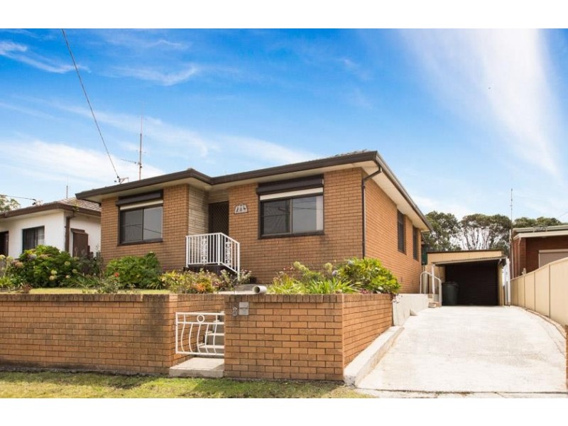 8 First Avenue North, Warrawong NSW 2502