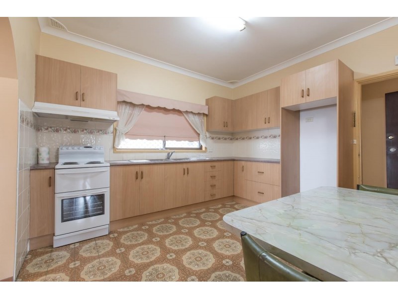 8 First Avenue North, Warrawong NSW 2502