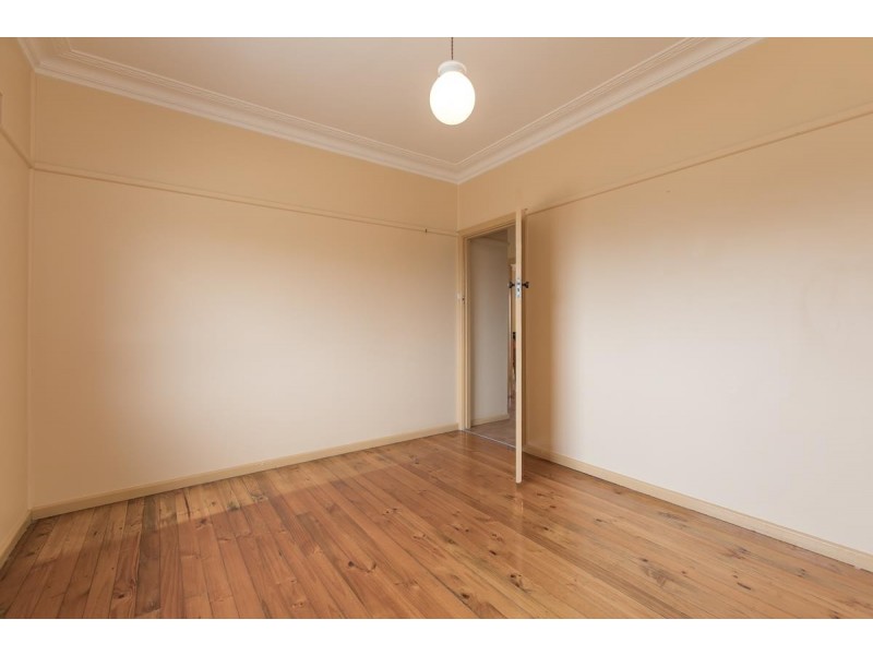 8 First Avenue North, Warrawong NSW 2502