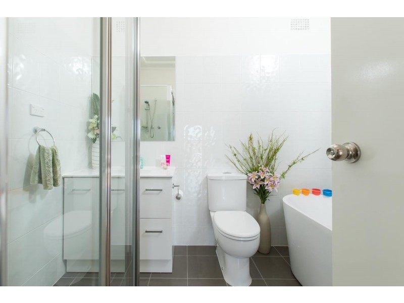 300 Shellharbour Road, Barrack Heights NSW 2528