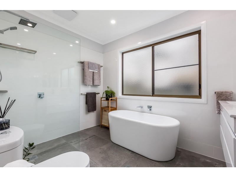 22 Cambridge Road, Dapto NSW 2530