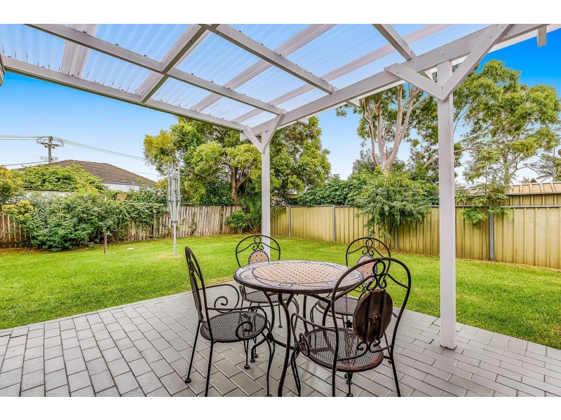 22 Cambridge Road, Dapto NSW 2530