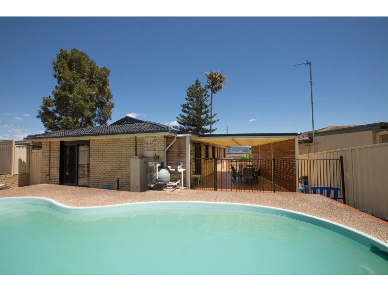 18 Goolagong Circuit, Mount Warrigal NSW 2528