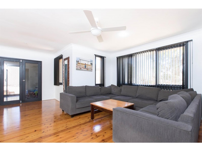18 Goolagong Circuit, Mount Warrigal NSW 2528
