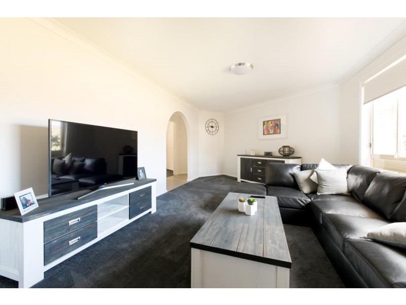 6 Princeton Place, Bomaderry NSW 2541