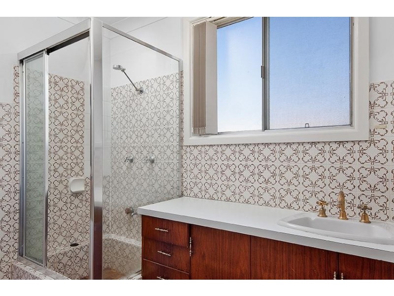 17 Balmoral Street, Balgownie NSW 2519