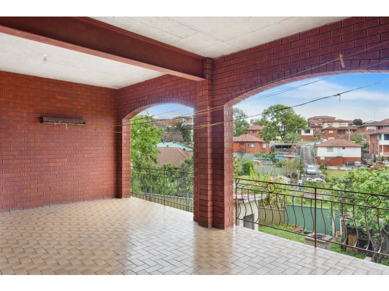 9 Karrabah Crescent, Lake Heights NSW 2502