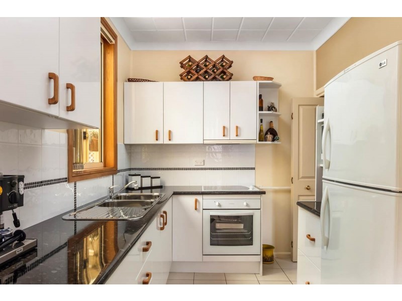 3 Leicester Street, Berkeley NSW 2506