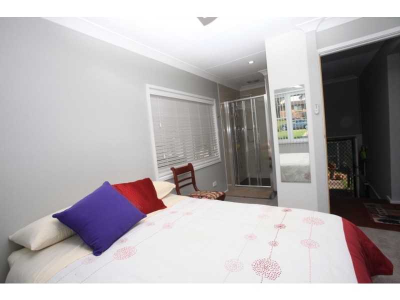38 Charlton Street, Mount Warrigal NSW 2528