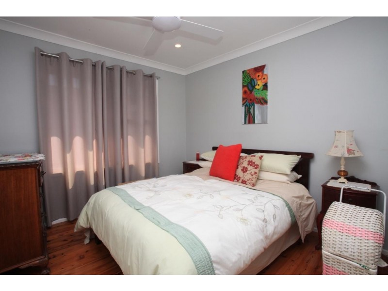 38 Charlton Street, Mount Warrigal NSW 2528