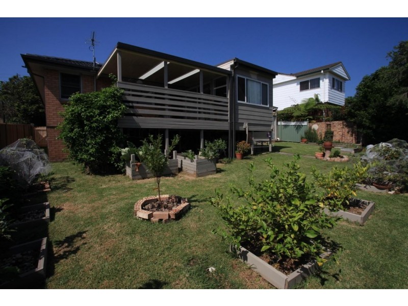 38 Charlton Street, Mount Warrigal NSW 2528