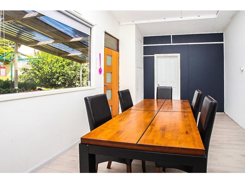 27 Buena Vista Avenue, Lake Heights NSW 2502
