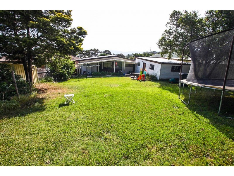 27 Buena Vista Avenue, Lake Heights NSW 2502
