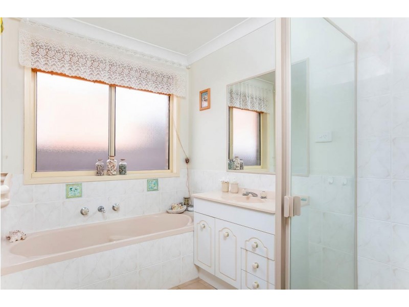 16 Tuggerah Circuit, Flinders NSW 2529