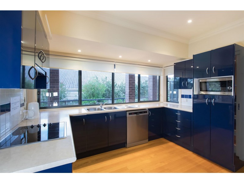 1 Hinchinbrook Dr, Shell Cove NSW 2529