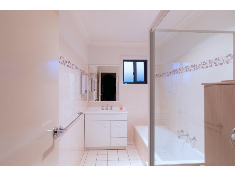 1 Hinchinbrook Dr, Shell Cove NSW 2529