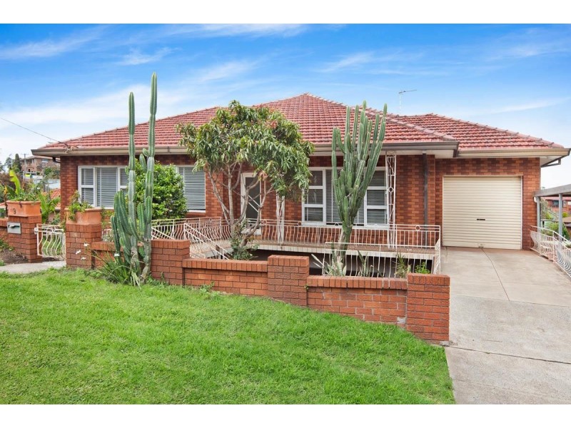 9a Karrabah Crescent, Lake Heights NSW 2502