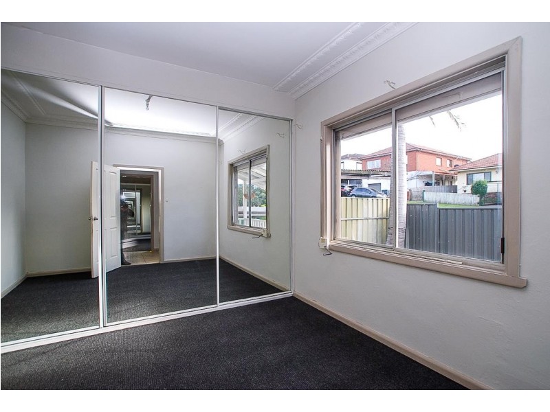 15 Newcastle Street, Cringila NSW 2502