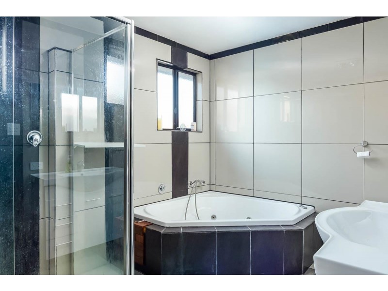 331 Northcliffe Drive, Berkeley NSW 2506