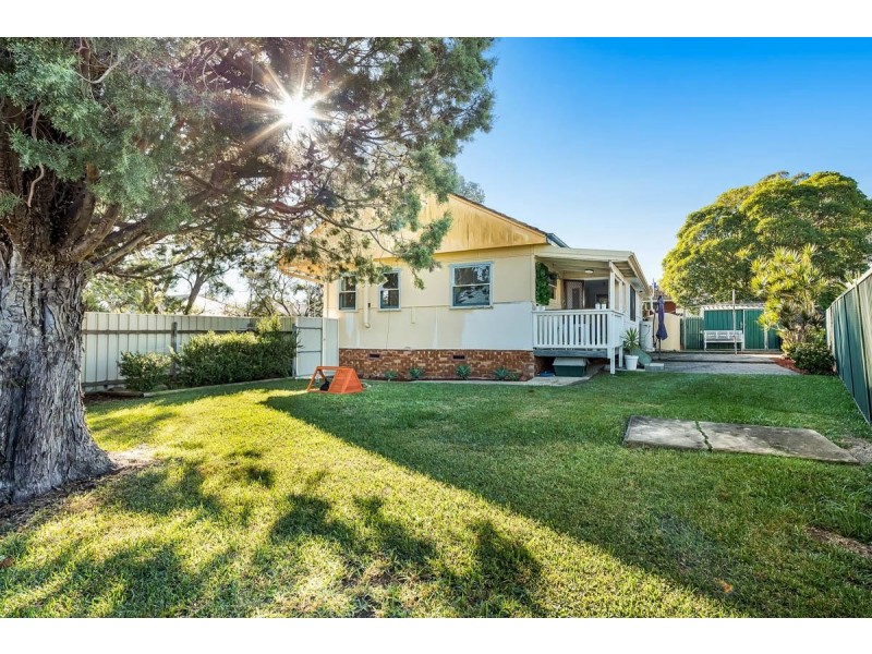 65 Deakin Street, Oak Flats NSW 2529