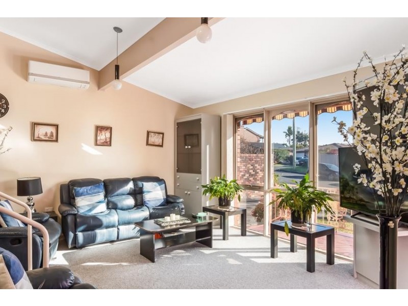 1 Goolagong Circuit, Mount Warrigal NSW 2528