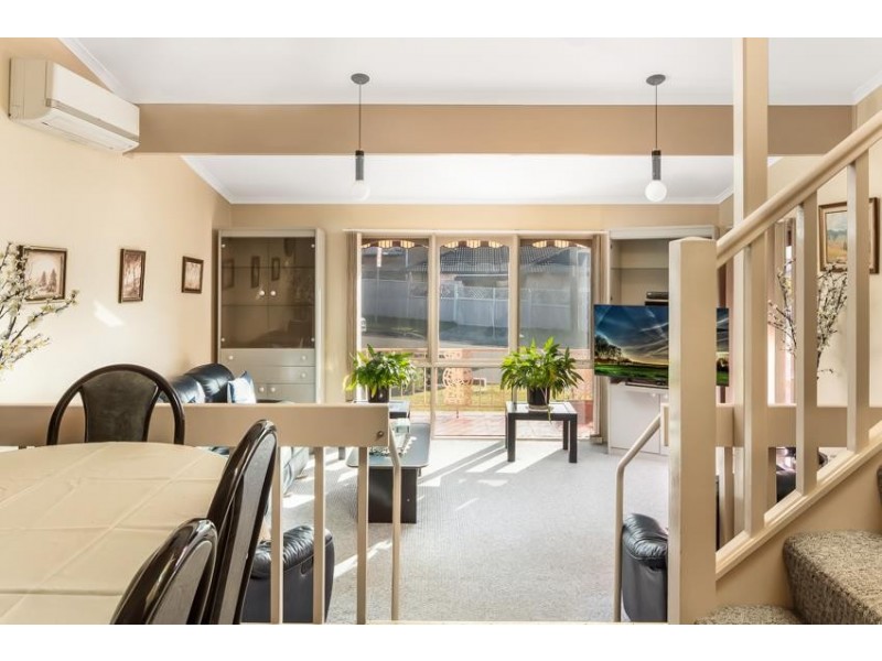 1 Goolagong Circuit, Mount Warrigal NSW 2528