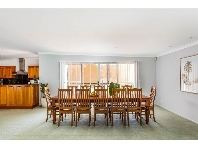 35 Rushton Drive, Kanahooka NSW 2530