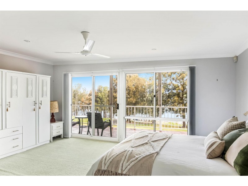 35 Rushton Drive, Kanahooka NSW 2530