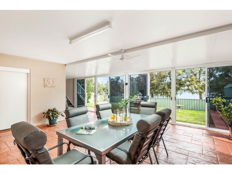 35 Rushton Drive, Kanahooka NSW 2530