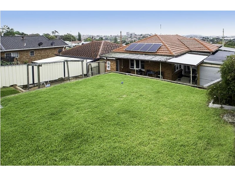 34 Canberra Road, Lake Heights NSW 2502