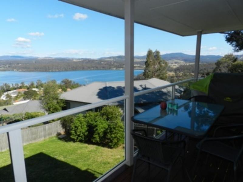 4 Warn Cl, Merimbula NSW 2548