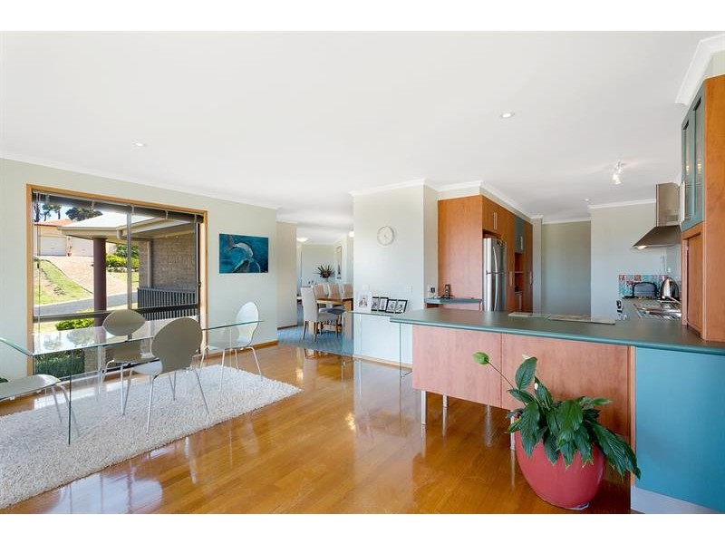 3 Flora  Ct, Tura Beach NSW 2548
