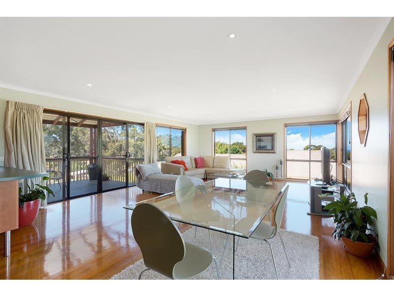 3 Flora  Ct, Tura Beach NSW 2548