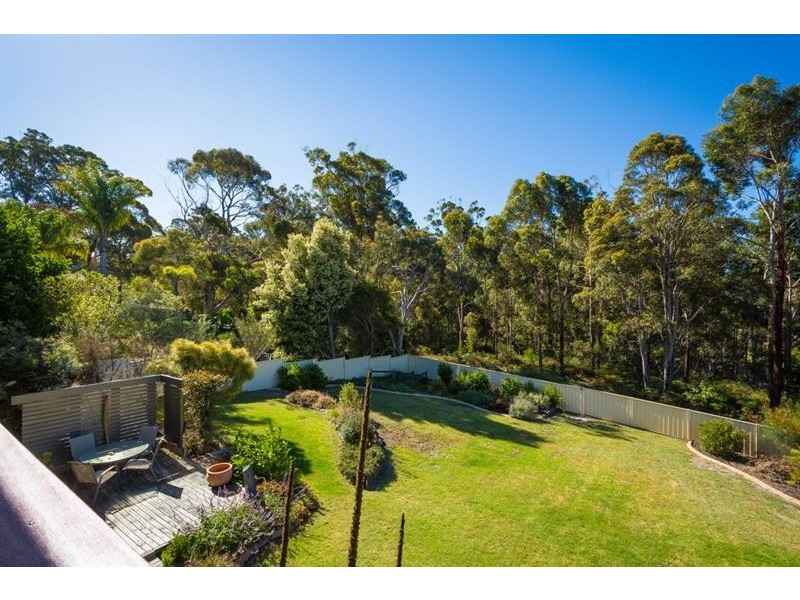 3 Flora  Ct, Tura Beach NSW 2548