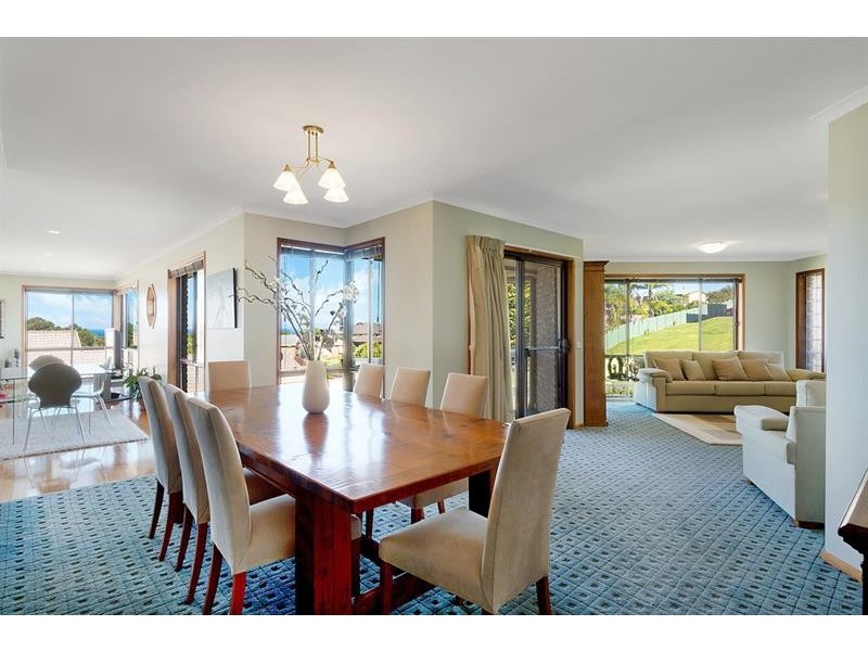3 Flora  Ct, Tura Beach NSW 2548