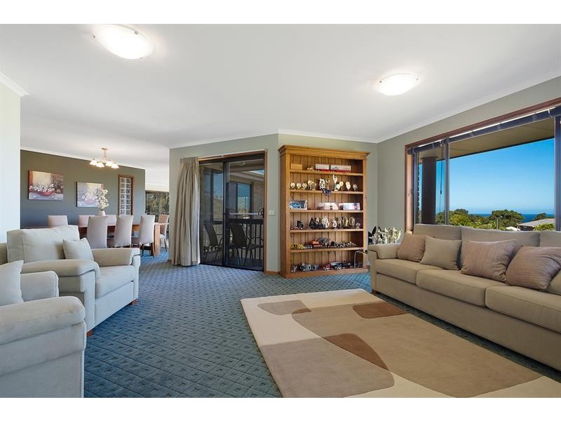 3 Flora  Ct, Tura Beach NSW 2548