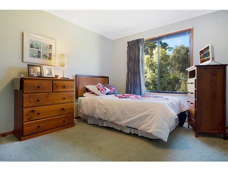 3 Flora  Ct, Tura Beach NSW 2548