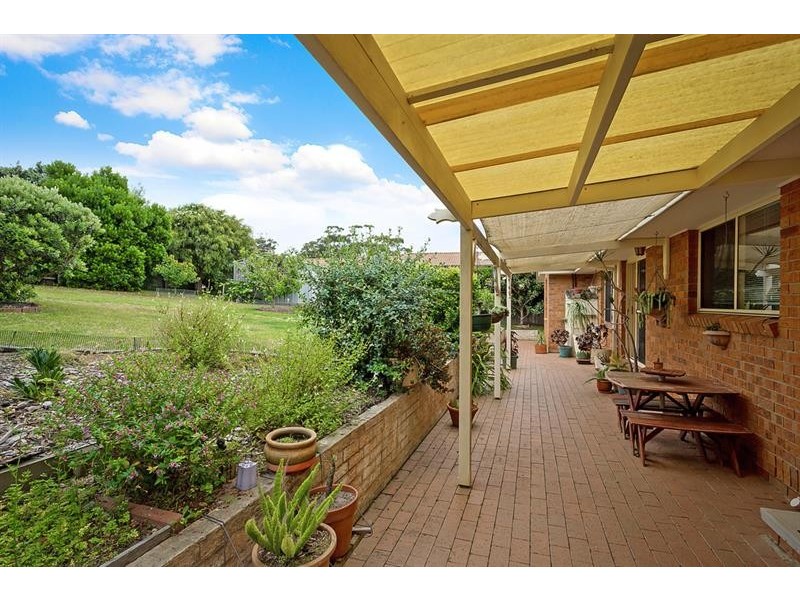 4 Endeavour  Ct, Tura Beach NSW 2548