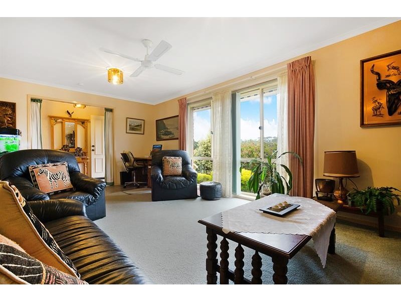 4 Endeavour  Ct, Tura Beach NSW 2548