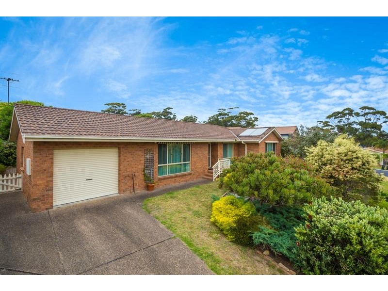 4 Endeavour  Ct, Tura Beach NSW 2548