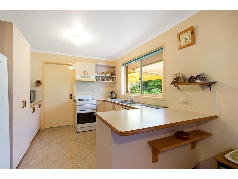 4 Endeavour  Ct, Tura Beach NSW 2548