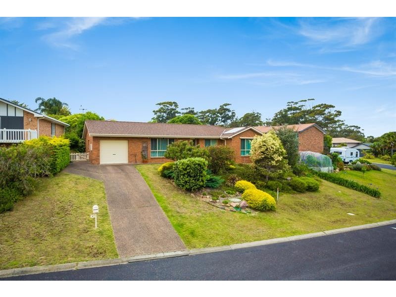4 Endeavour  Ct, Tura Beach NSW 2548