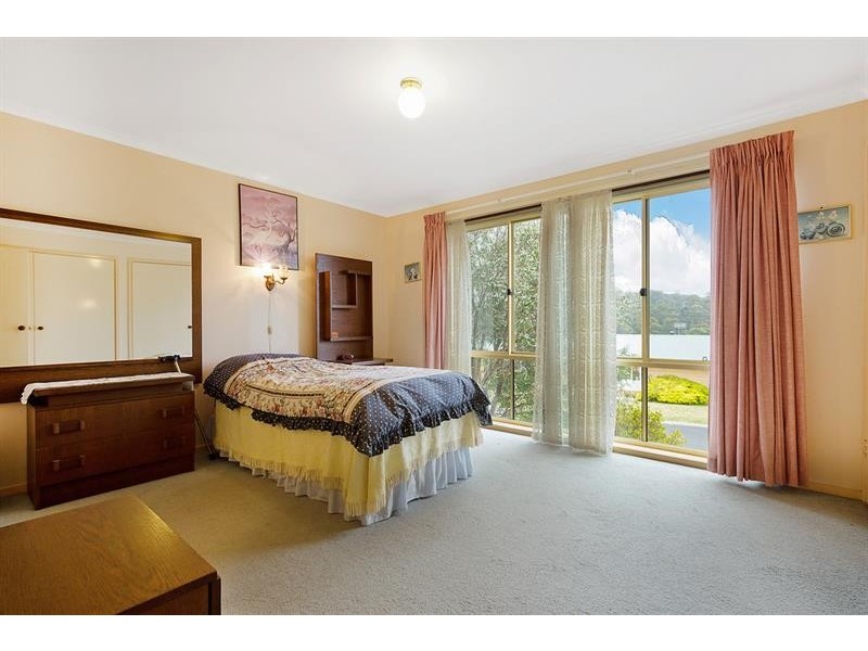 4 Endeavour  Ct, Tura Beach NSW 2548