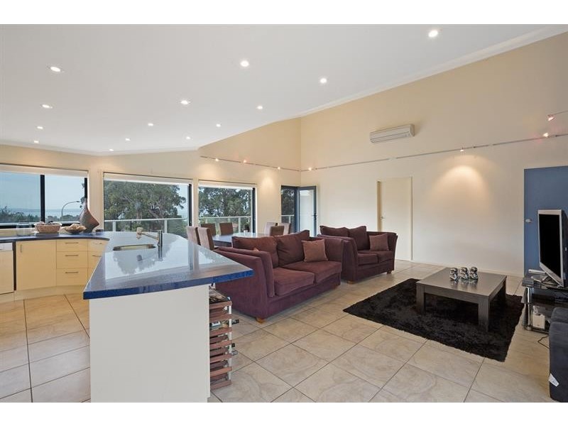 34 Jinjera Pde, Pambula Beach NSW 2549