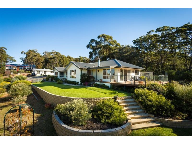 7 Rosella Pl, Tura Beach NSW 2548