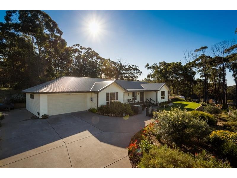 7 Rosella Pl, Tura Beach NSW 2548