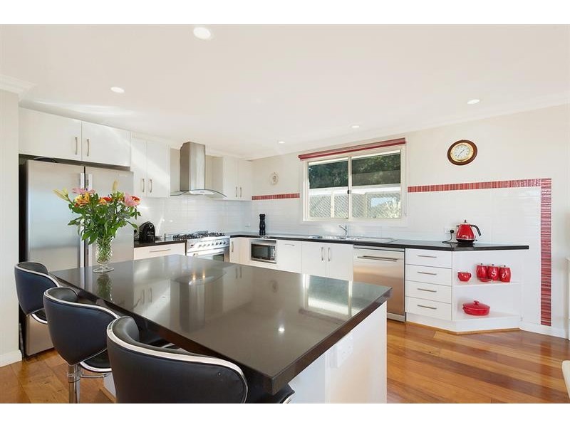 7 Rosella Pl, Tura Beach NSW 2548
